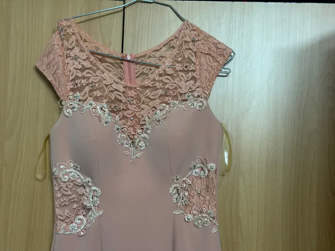 لباس مجلسی|لباس|مشهد, یاس|دیوار