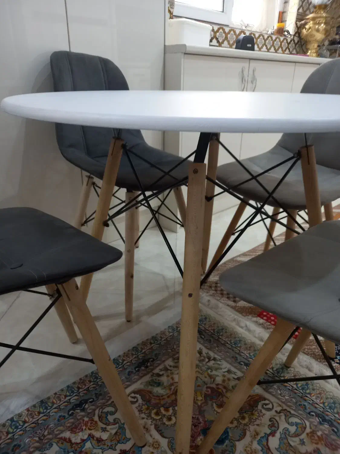 میز نهار خوری گرد  mdfصحیح و سالم|میز و صندلی غذاخوری|تهران, جوادیه|دیوار