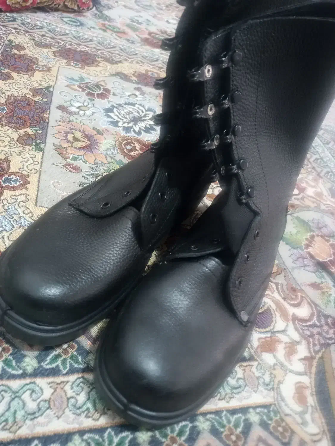 پوتین|کیف، کفش، کمربند|میناب, |دیوار