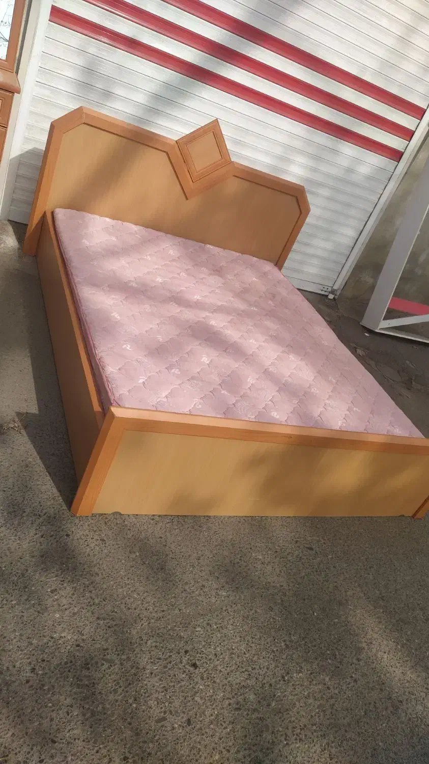 تخت با تشک (سرویس خواب) / تخت دو نفره/|تخت و سرویس خواب|رشت, خرسندی|دیوار