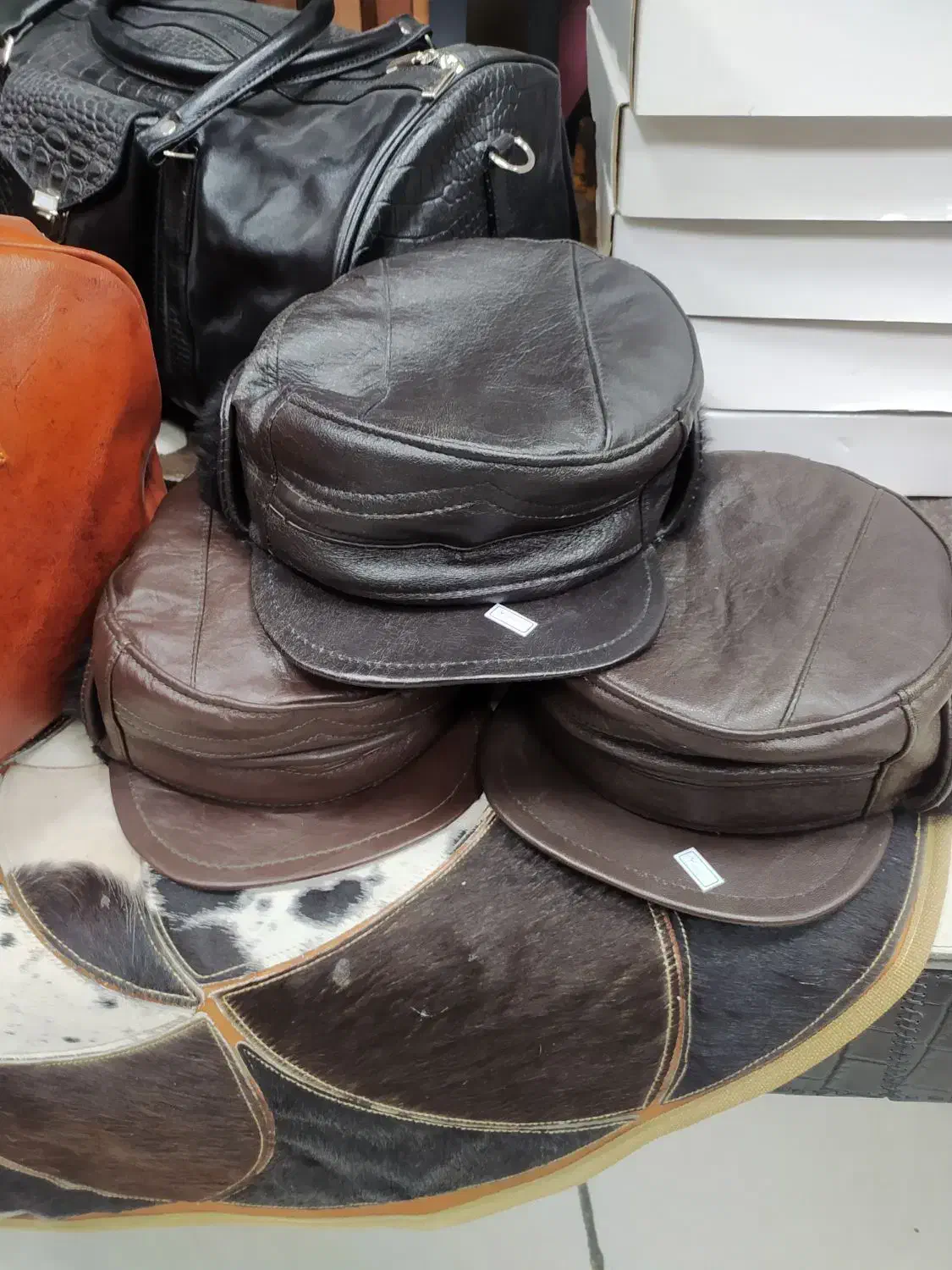 کلاه زمستانی گوشدار چرم طبیعی|لباس|شهرکرد, |دیوار