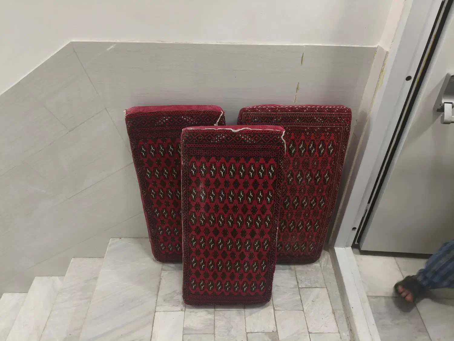 پشتی|پشتی|قم, انسجام|دیوار