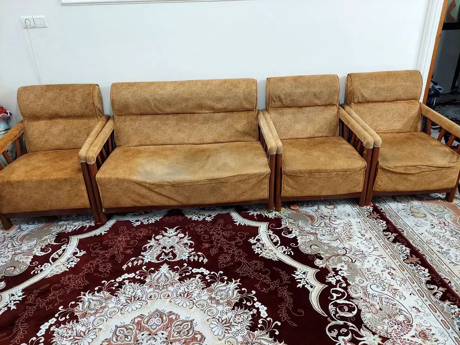 مبلمان ۶ نفره|مبلمان خانگی و میز عسلی|قائم‌شهر, |دیوار