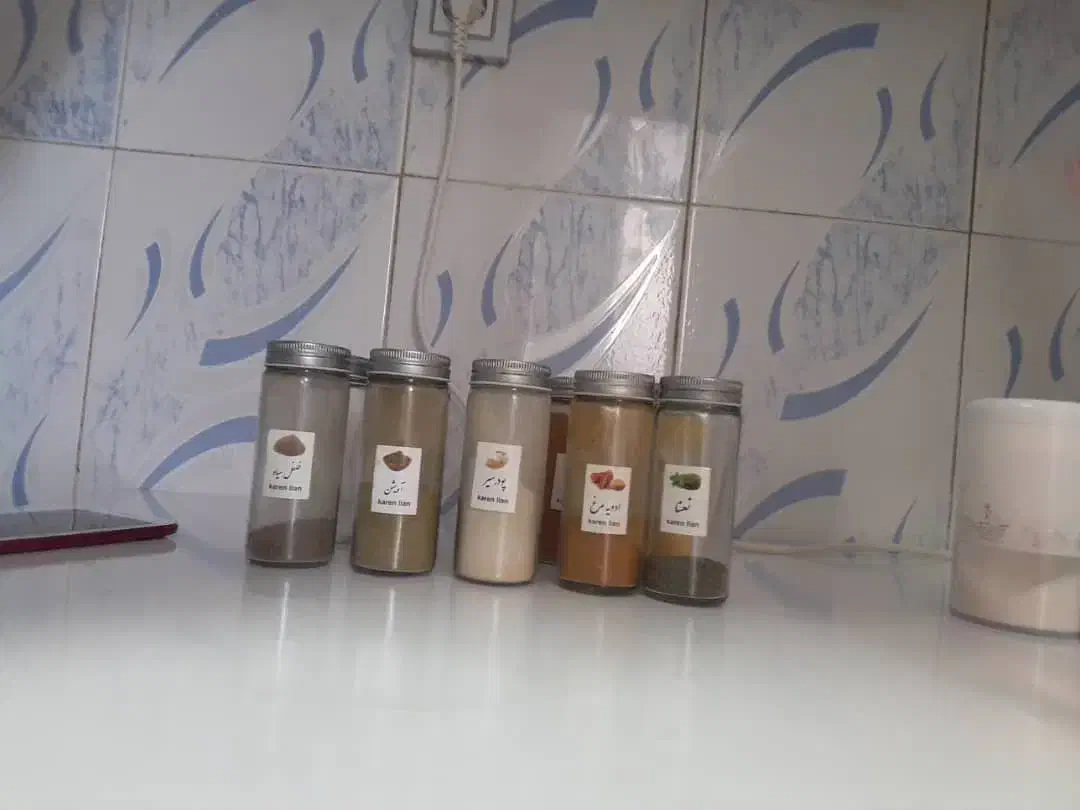 جا ادویه|ظروف پخت‌وپز|مسجد سلیمان, |دیوار