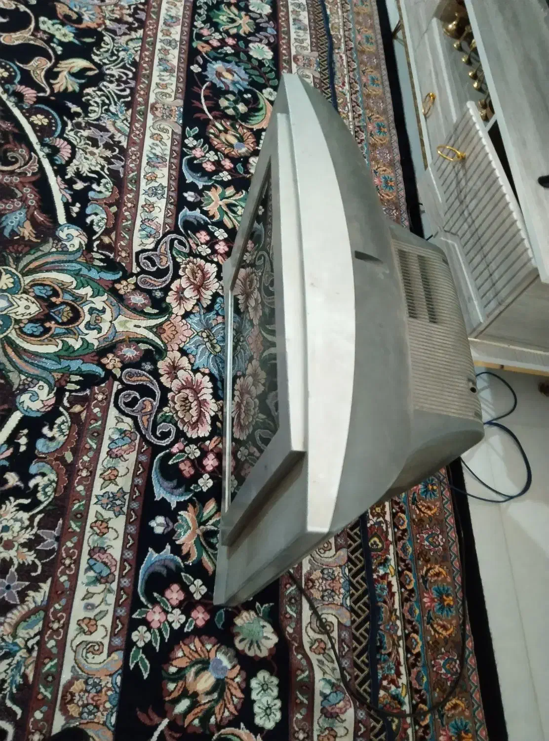 تعدادی وسایل منزل.تلویزیون.میز.جاکفشی.دوچرخه۱۶|تلویزیون و پروژکتور|خاوه, |دیوار