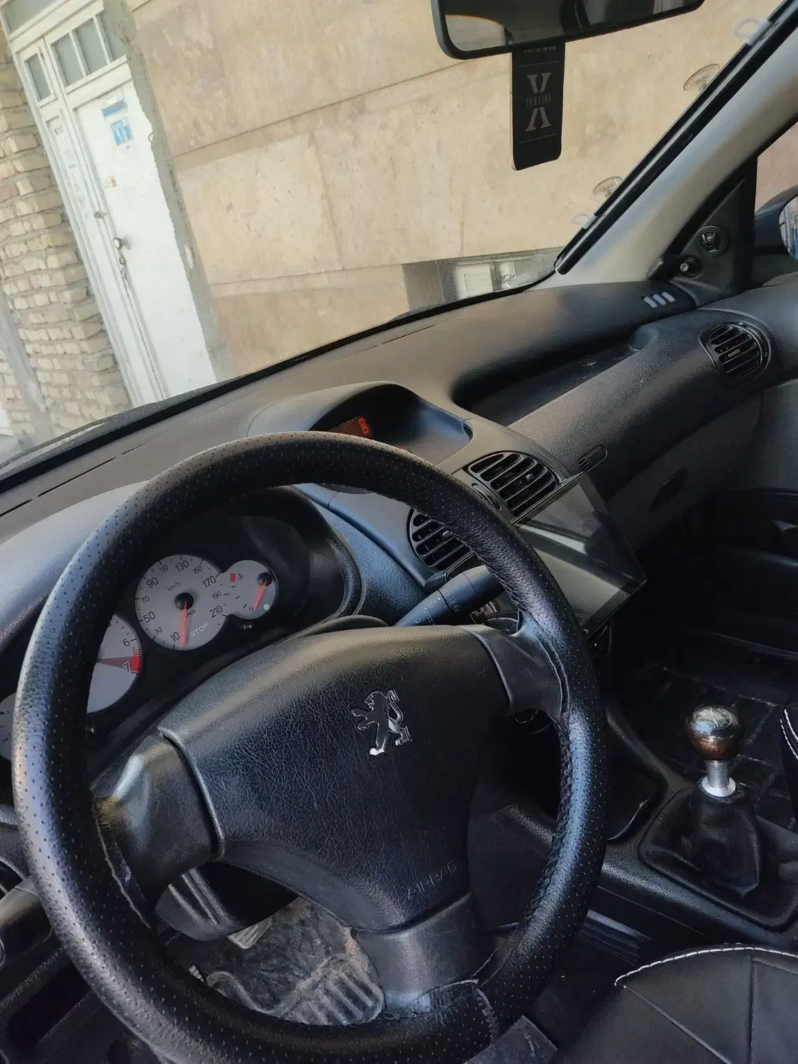 پژو ۲۰۶ تیپ ۳ مدل ۹۷|خودرو سواری و وانت|شیراز, شهرک ولیعصر|دیوار