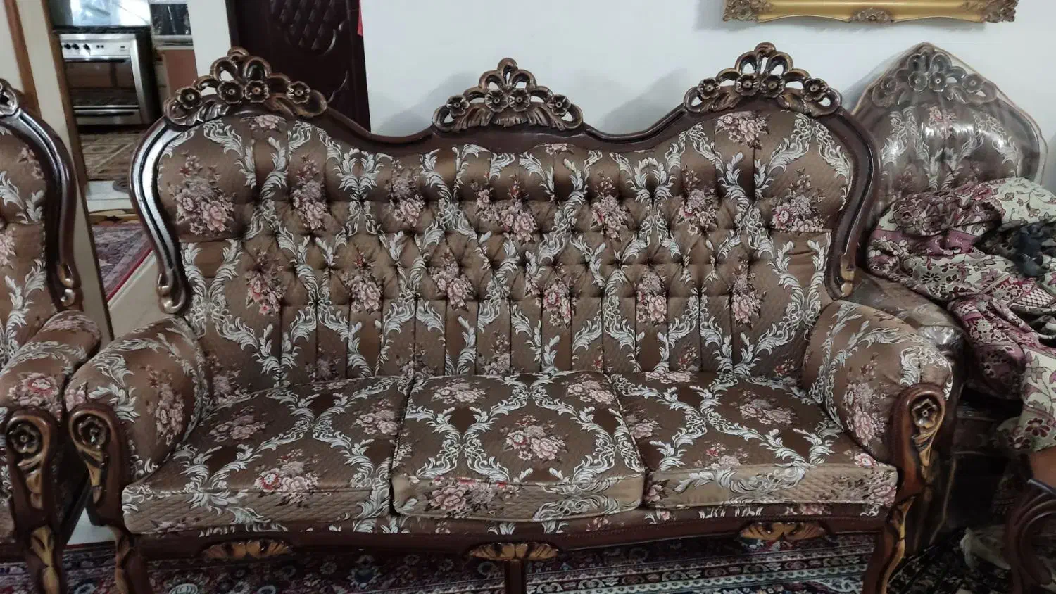 مبل سلطنتی۹نفره|مبلمان خانگی و میز عسلی|تربت‌حیدریه, حسنی بالا|دیوار