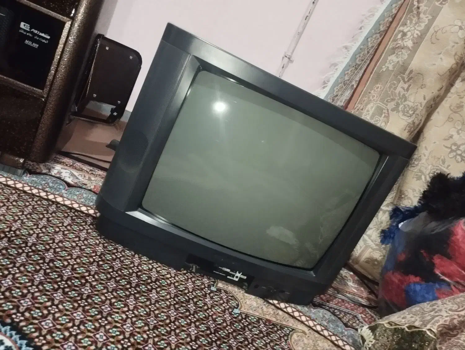 تلویزیون قدیمی|تلویزیون و پروژکتور|اردبیل, |دیوار