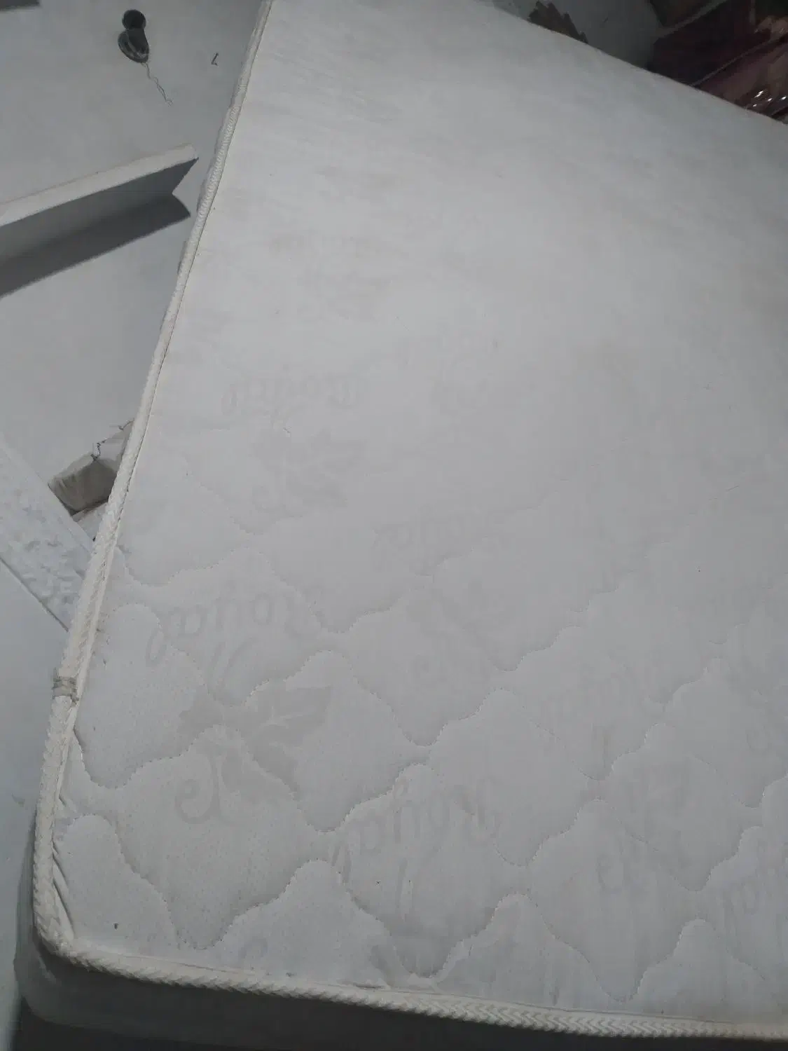 تخت دونفره سلطنتی نشد قشنگ عکس بگیرم|تخت و سرویس خواب|زرگرشهر, |دیوار