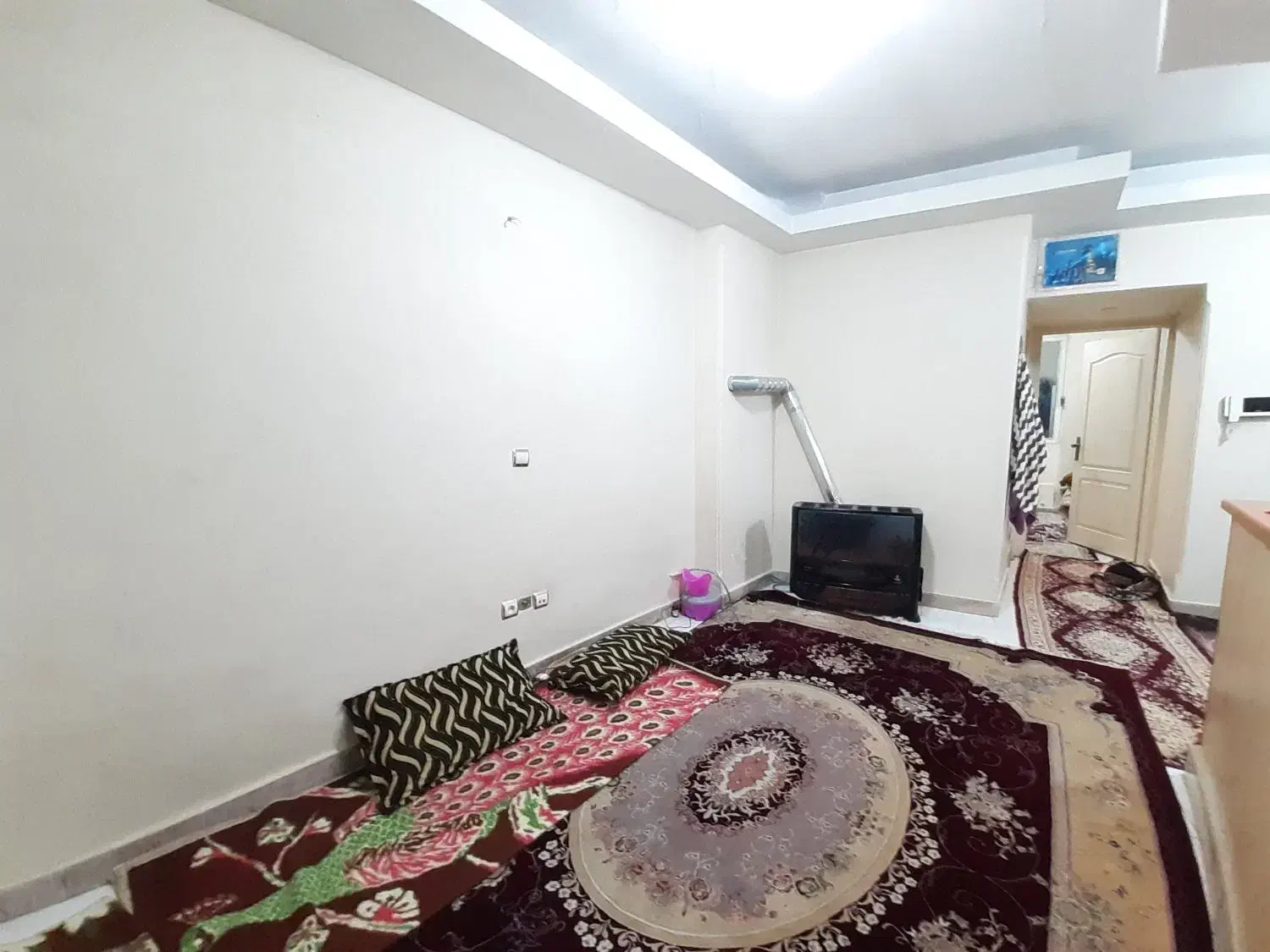 ۴۰متر۱خواب+تکواحدی/پارکینگ/بدون مالک/پیروزی