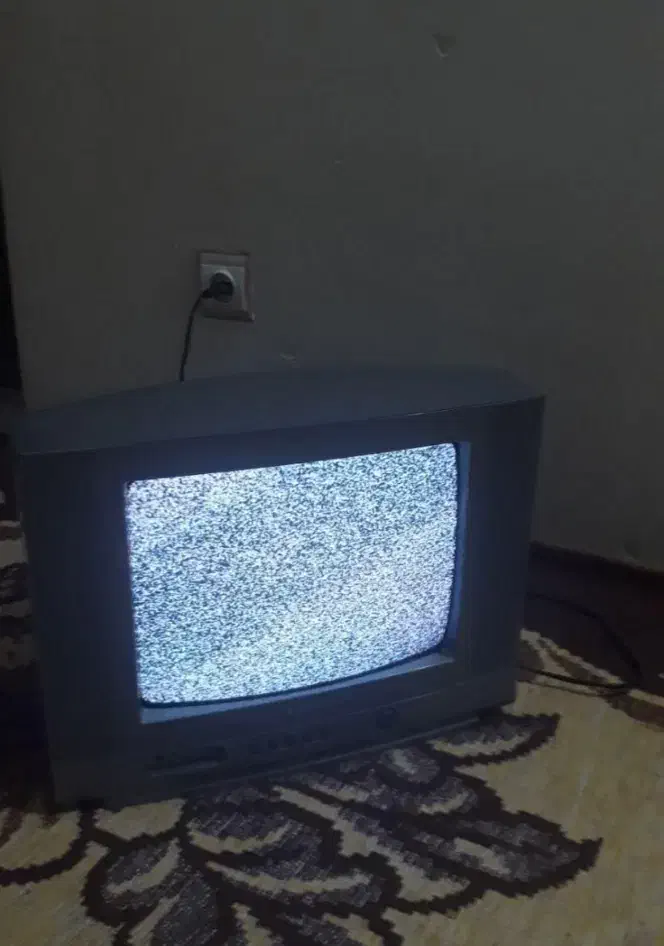 تلویزیون به شرط تست میفروشم|تلویزیون و پروژکتور|ارومیه, |دیوار