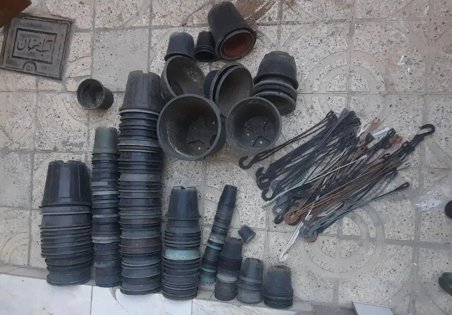 گلدون در سایزهای مختلف تمیز و سالم قیمت مناسب|گل و گیاه طبیعی|فلاورجان, |دیوار