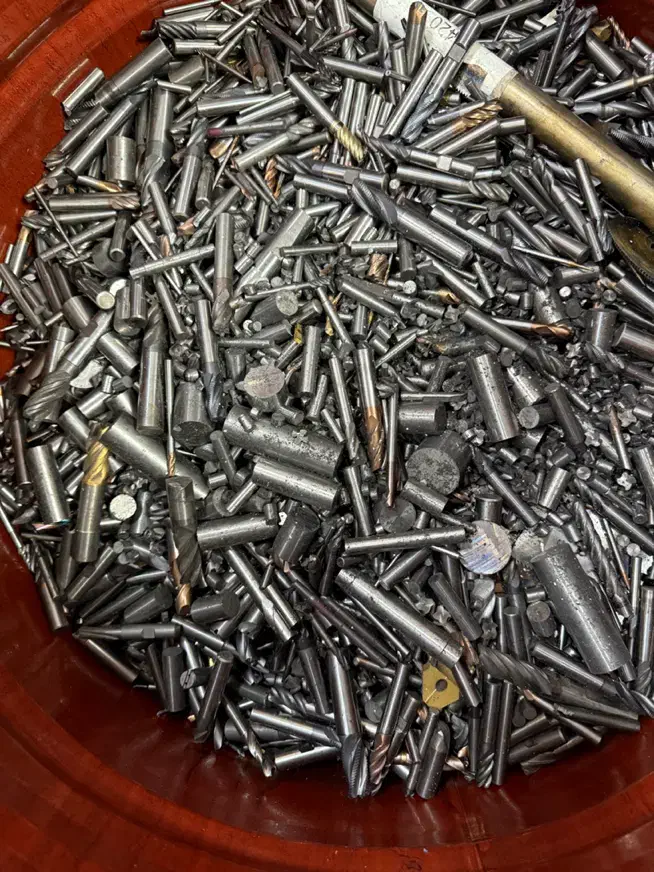 الماس تراشکاری اینسرت شکسته|ابزارآلات|اصفهان, شهرک صنعتی امیرکبیر (شاپور جدید)|دیوار