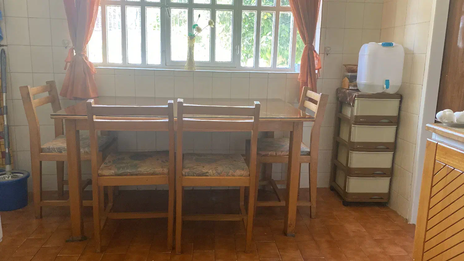 میز ۶ نفره. و ۶ صندلی آشپز خانه|میز و صندلی غذاخوری|شیراز, شهرک بهشتی|دیوار