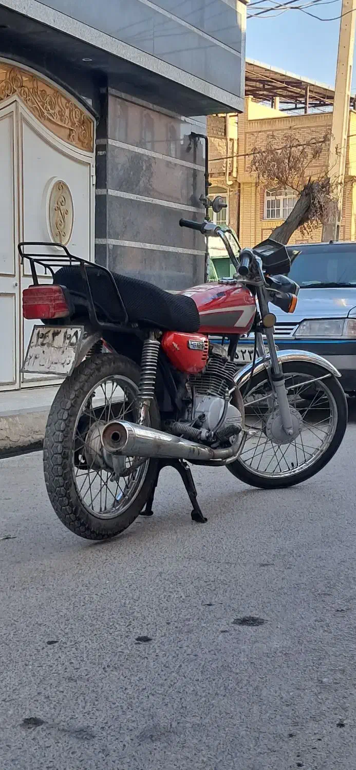 هندا ۸۲|موتورسیکلت|قم, شاه ابراهیم|دیوار