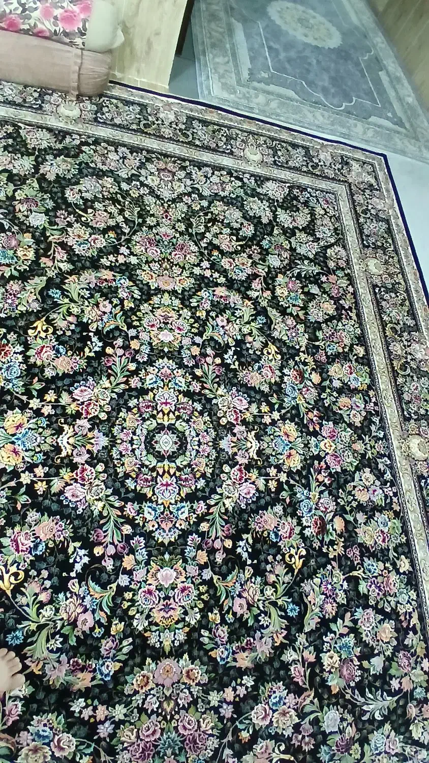 دو تخته ۱۲ متری فرش طرح گل آذین و ۶ عدد پشتی|فرش|کامیاران, |دیوار
