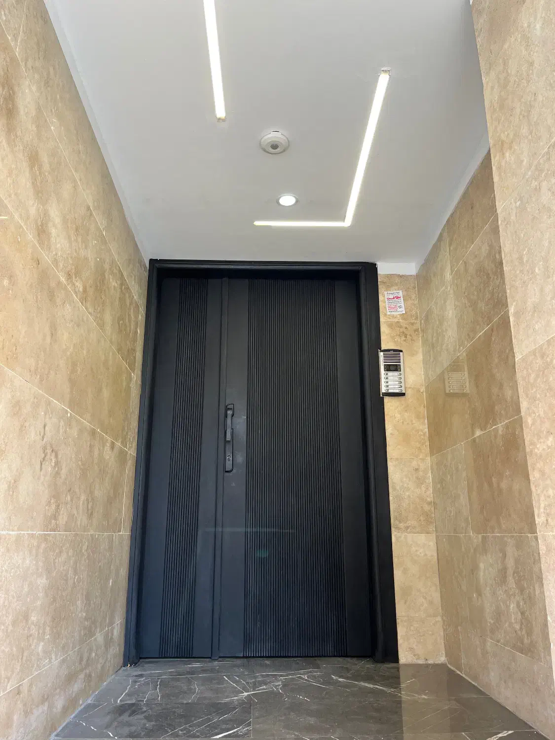 ۵۰ متر با آسانسور در خیابان ارشی