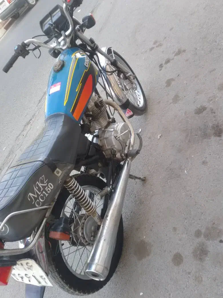 موتور هندا ۱۲۵سالم|موتورسیکلت|باقرشهر, |دیوار