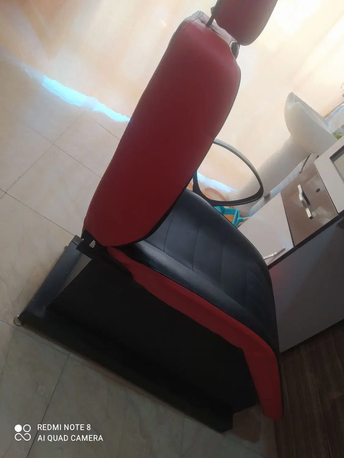 صندلی اصلاح|آرایشگاه و سالن‌های زیبایی|سلماس, |دیوار