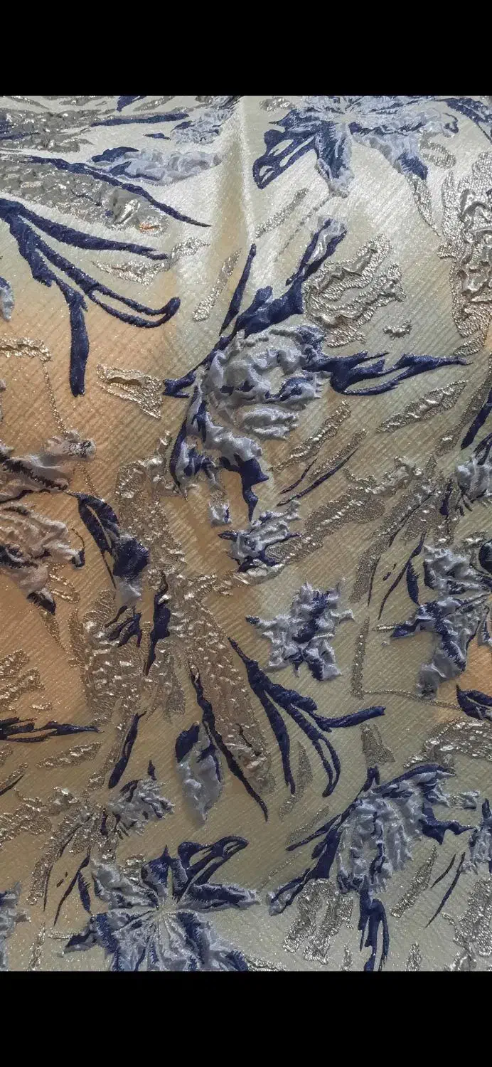 لباس شب|لباس|تربتحیدریه, بوستان باغ ملی|دیوار