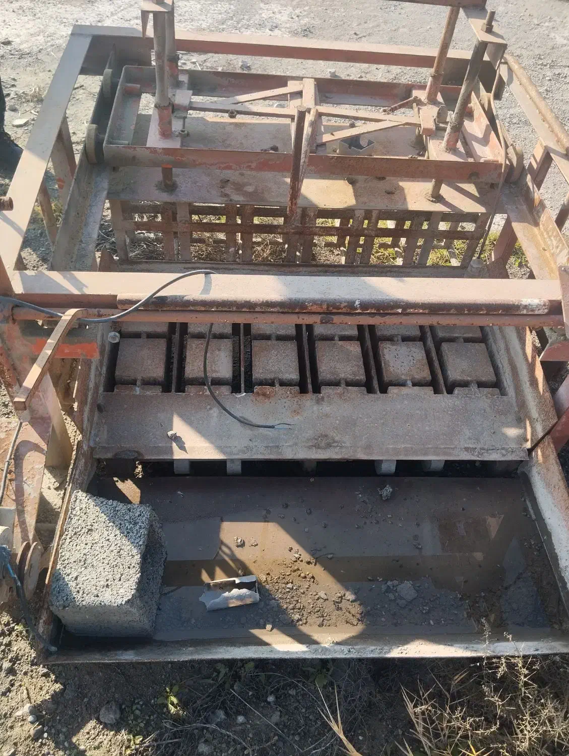 دستگاه بلوک زن|مصالح و تجهیزات ساختمان|پارس‌آباد, |دیوار