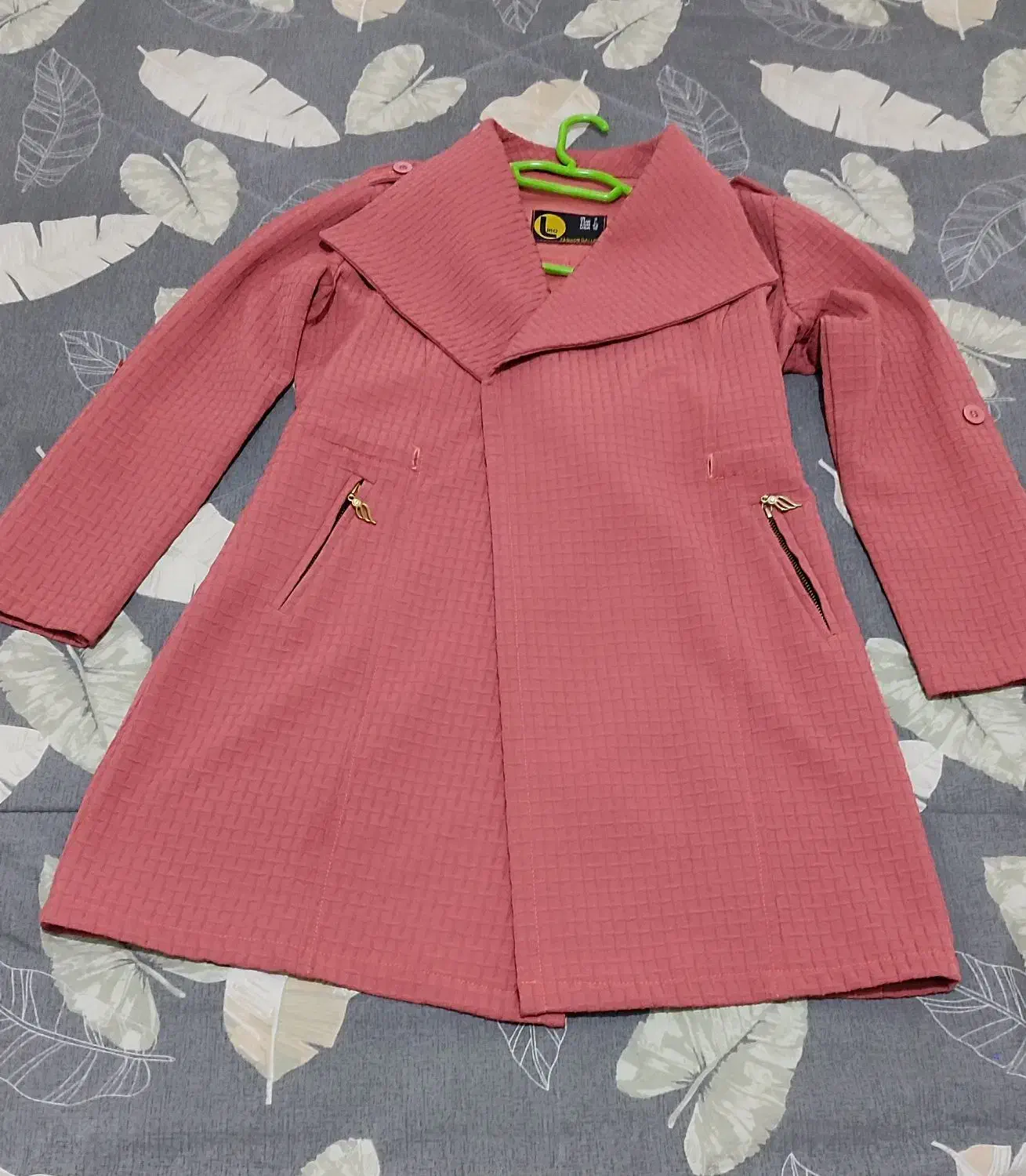 مانتو شومیز|لباس|رودهن, |دیوار