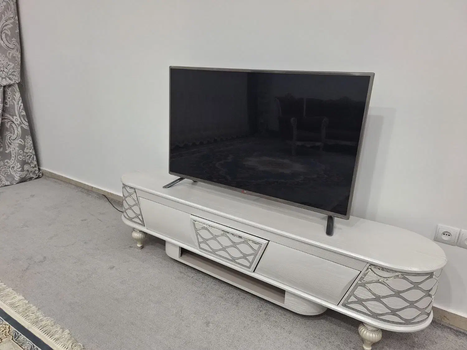 تلویزیون ال جی 47|تلویزیون و پروژکتور|رباط‌کریم, رباط‌کریم|دیوار