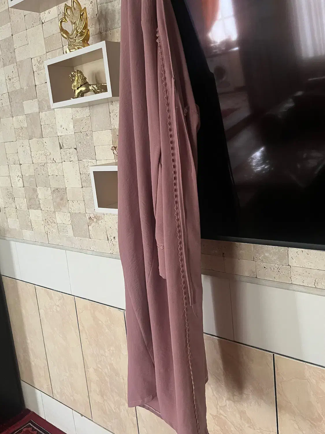 مانتو|لباس|کاشان, ولیعصر|دیوار