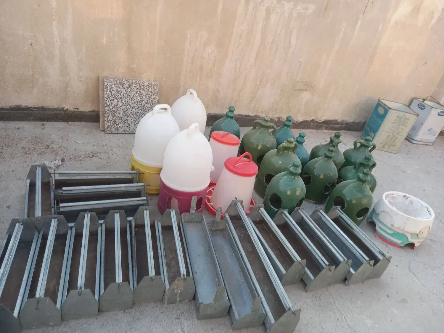 فروش آوازم آبخوری ،دانخوری کبوتر وغیره|لوازم جانبی حیوانات|اصفهان, پوریای ولی|دیوار