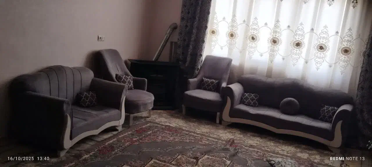 یک دست مبل هفت نفر|مبلمان خانگی و میز عسلی|فریمان, |دیوار