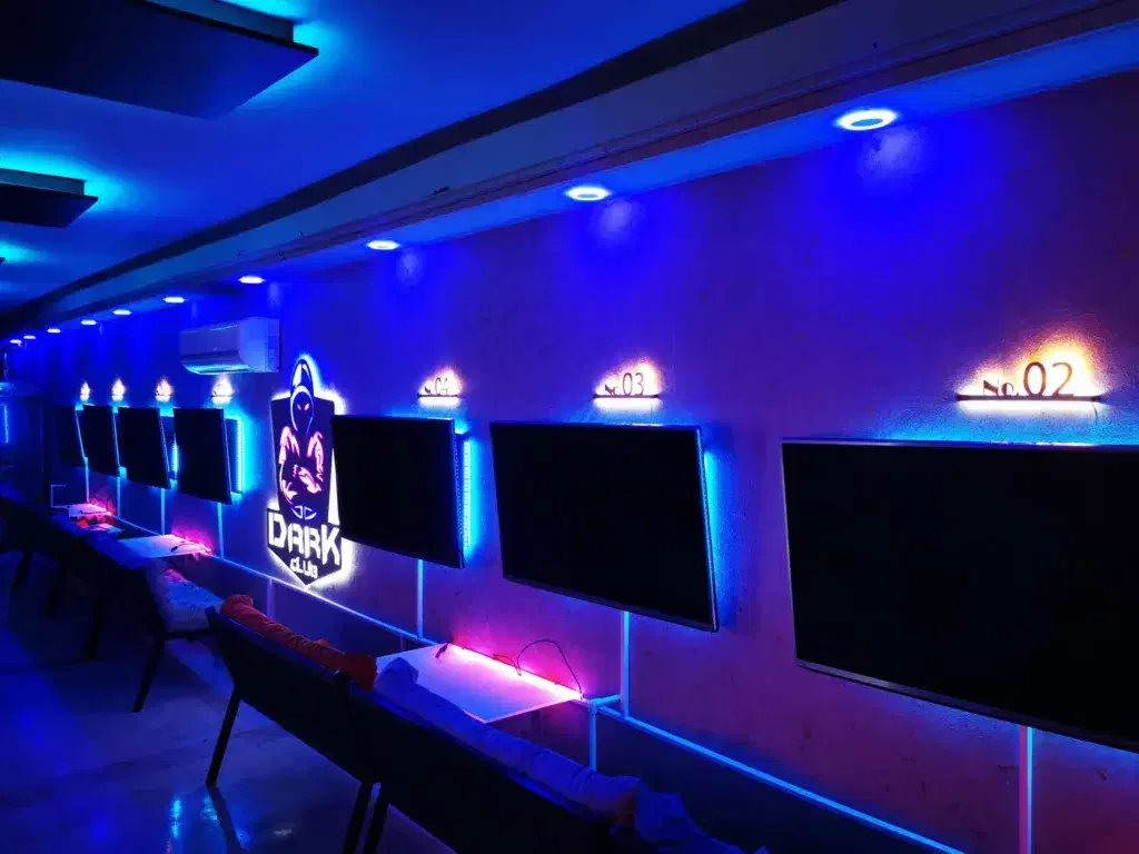 استخدام منشی آقا|استخدام رایانه و فناوری اطلاعات|سمنان, |دیوار