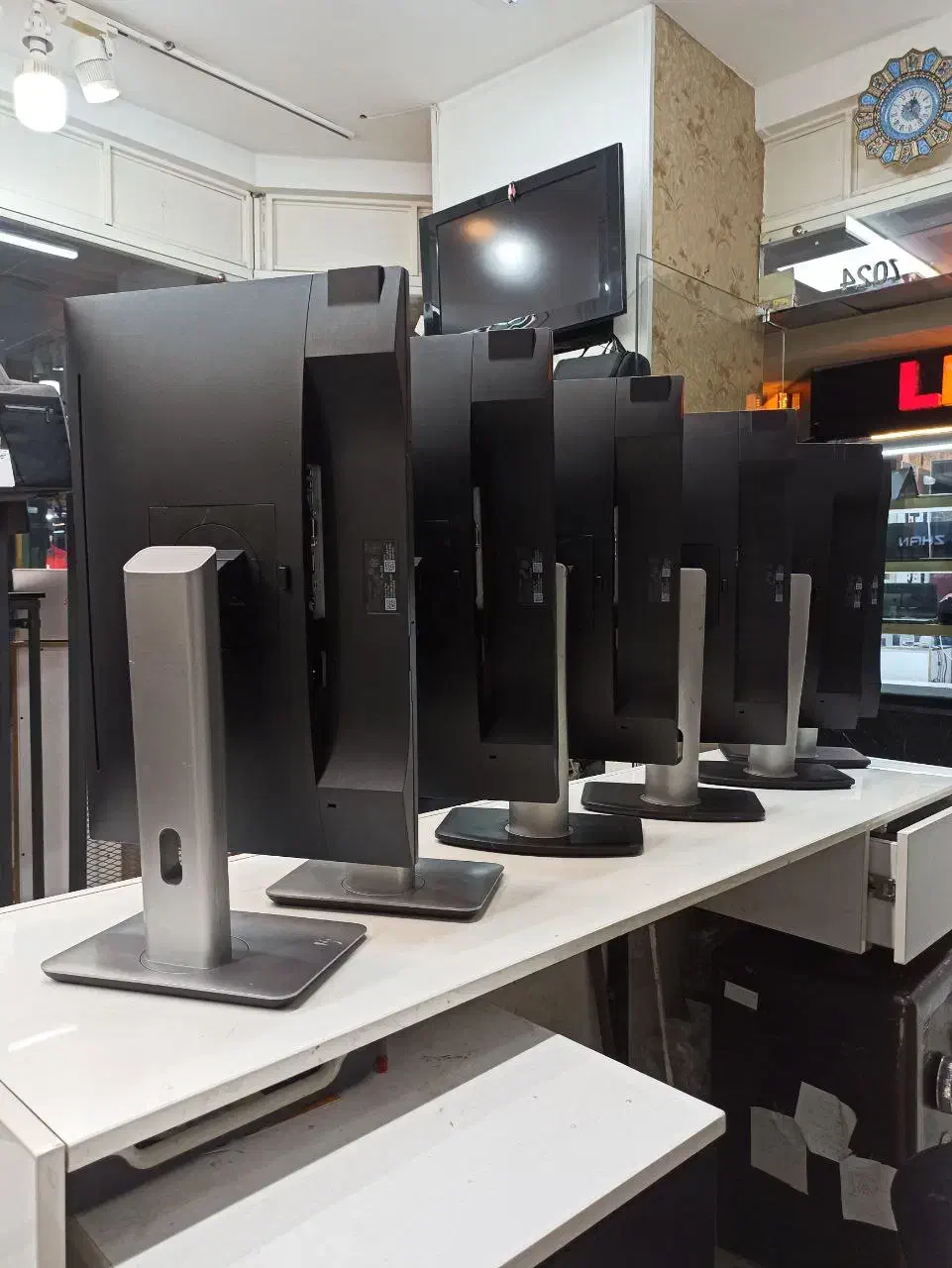 مانیتور 22اینچ دل مدل p2217 ips FULHD HDMI|قطعات و لوازم جانبی رایانه|تهران, میدان ولیعصر|دیوار