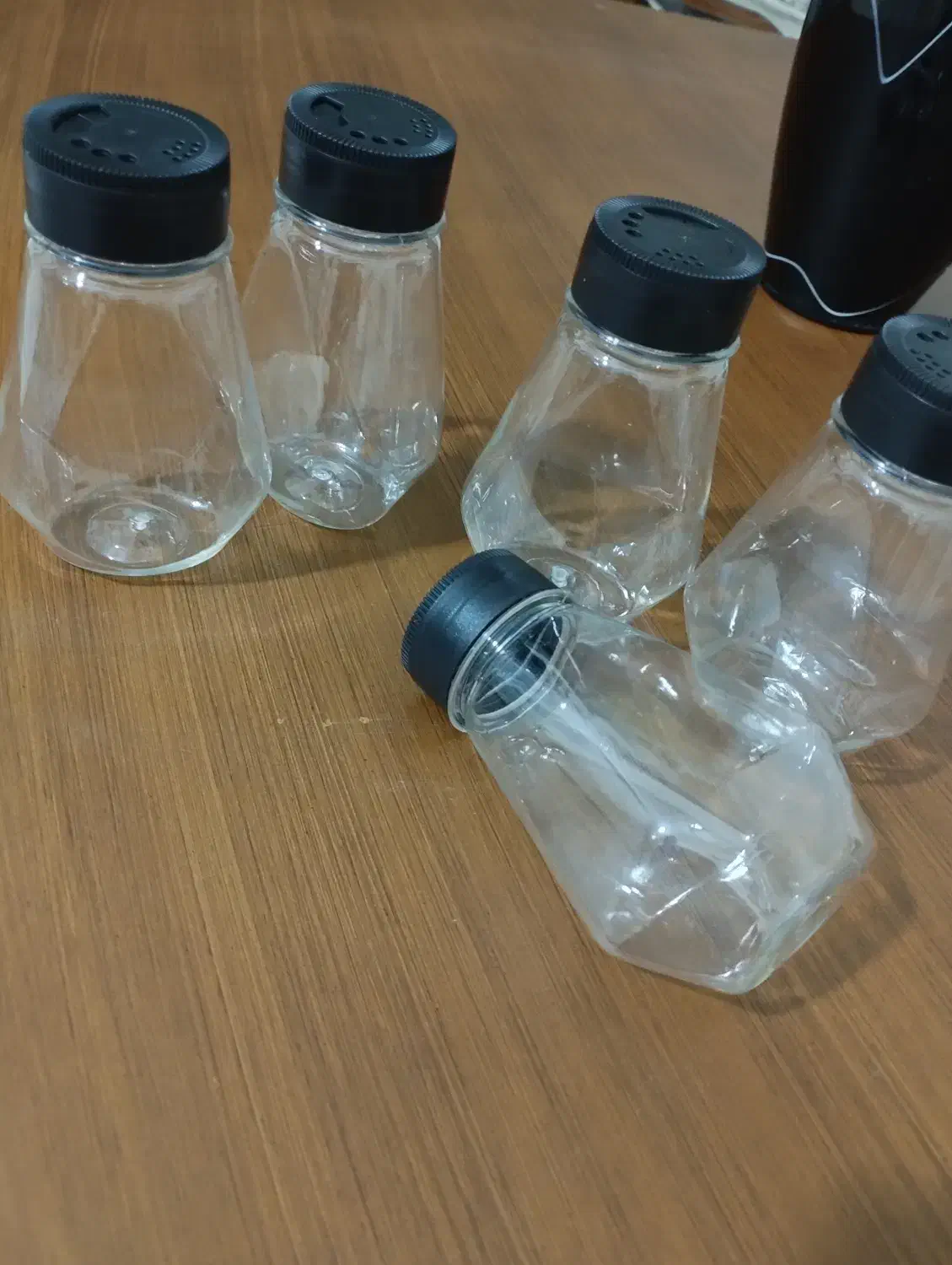 ظروف خالی نو|ظروف نگهدارنده، پلاستیکی، یک‌بارمصرف|کرمانشاه, |دیوار