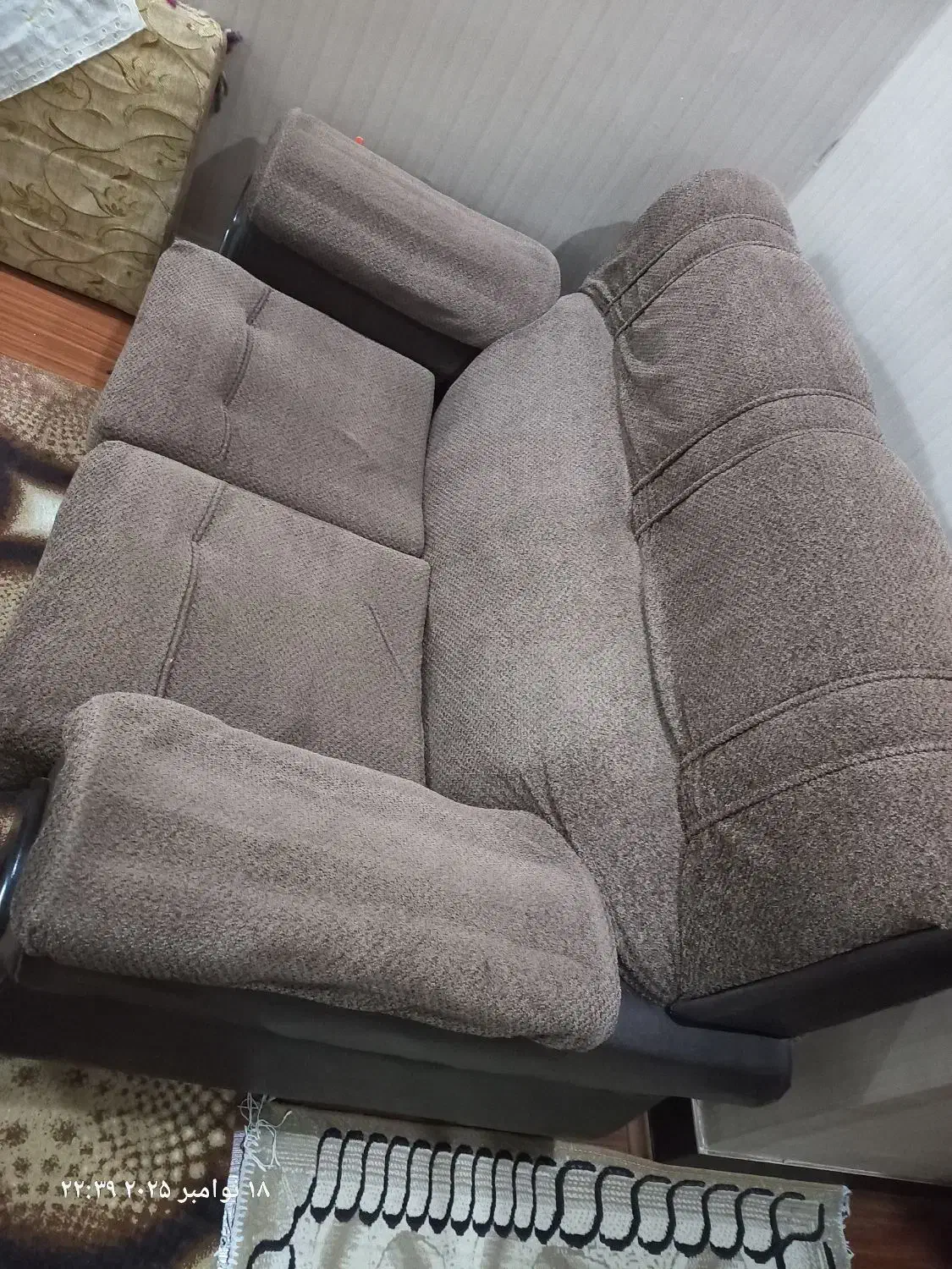 مبل|مبلمان خانگی و میز عسلی|اصفهان, باغ فدک|دیوار