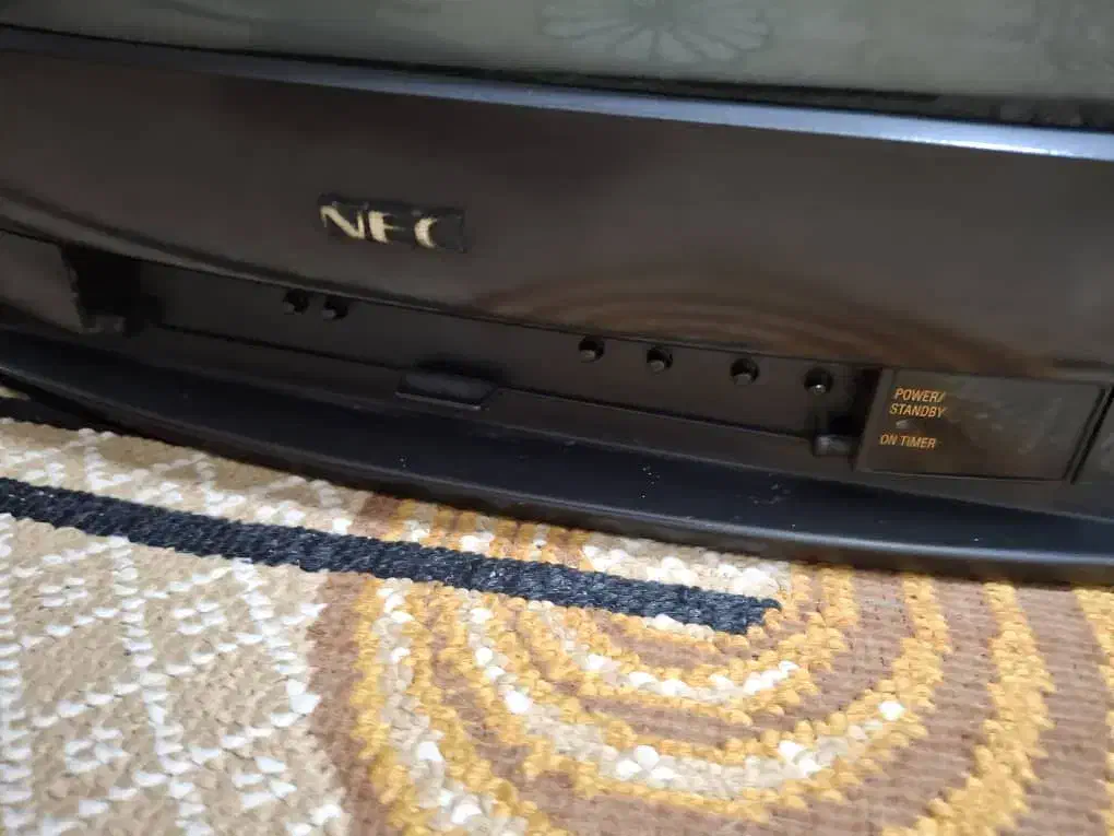 تلویزیون NEC|تلویزیون و پروژکتور|رشت, باهنر|دیوار