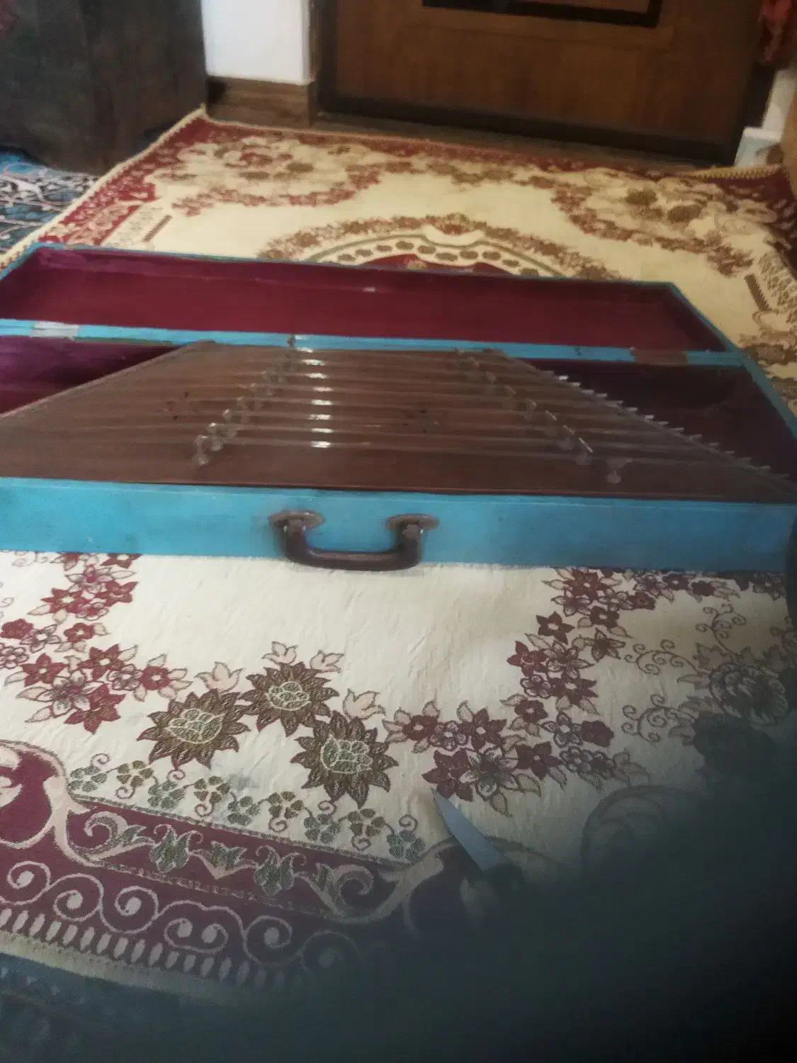 سنتور با کیف|سازهای سنتی|فومن, |دیوار