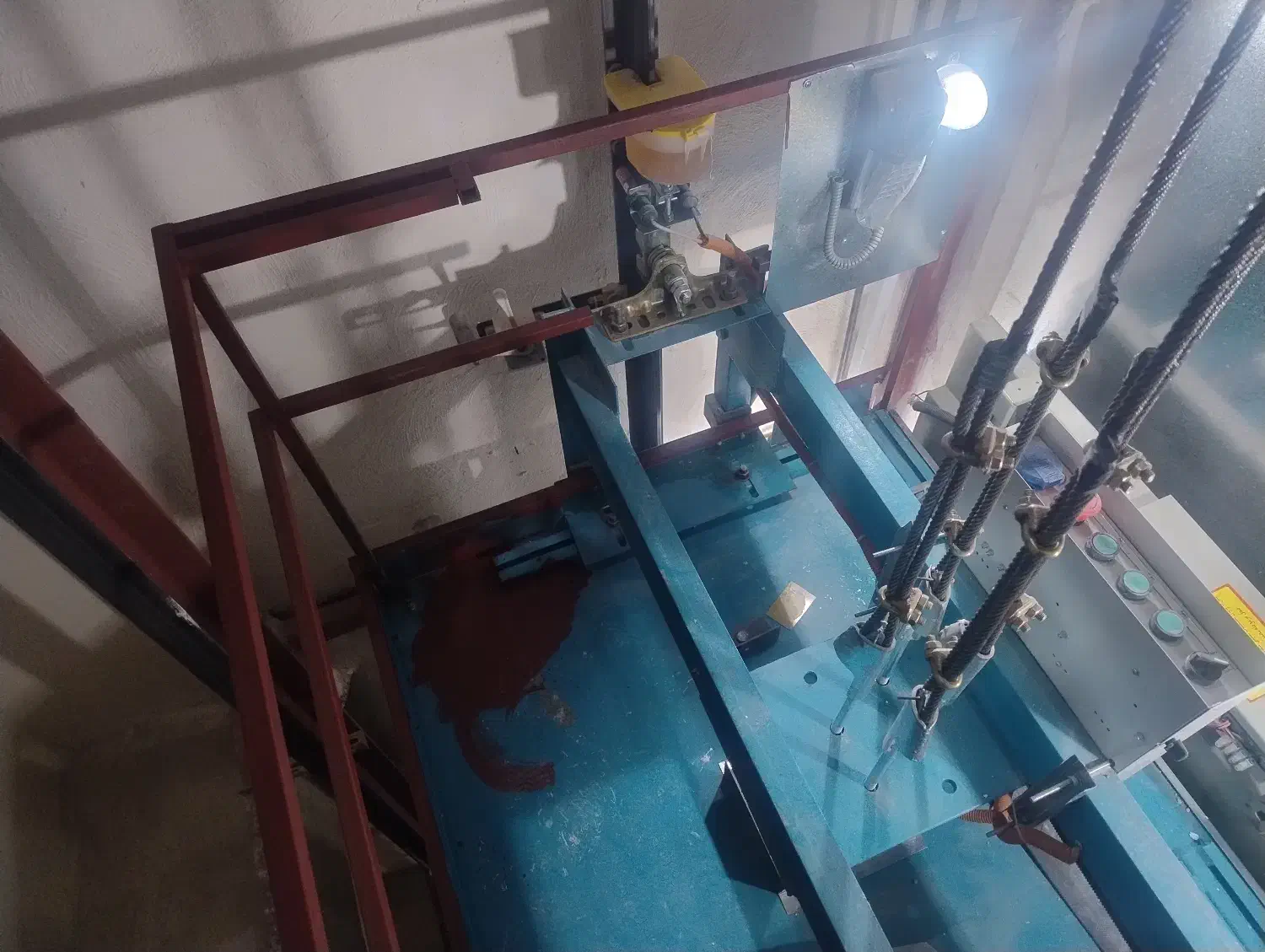 شاگرد وردست آسانسور|استخدام صنعتی، فنی، مهندسی|بندرعباس, |دیوار