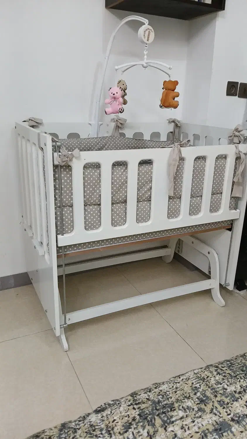 گهواره کنار تخت مادر|تخت و صندلی بچه|ساری, |دیوار