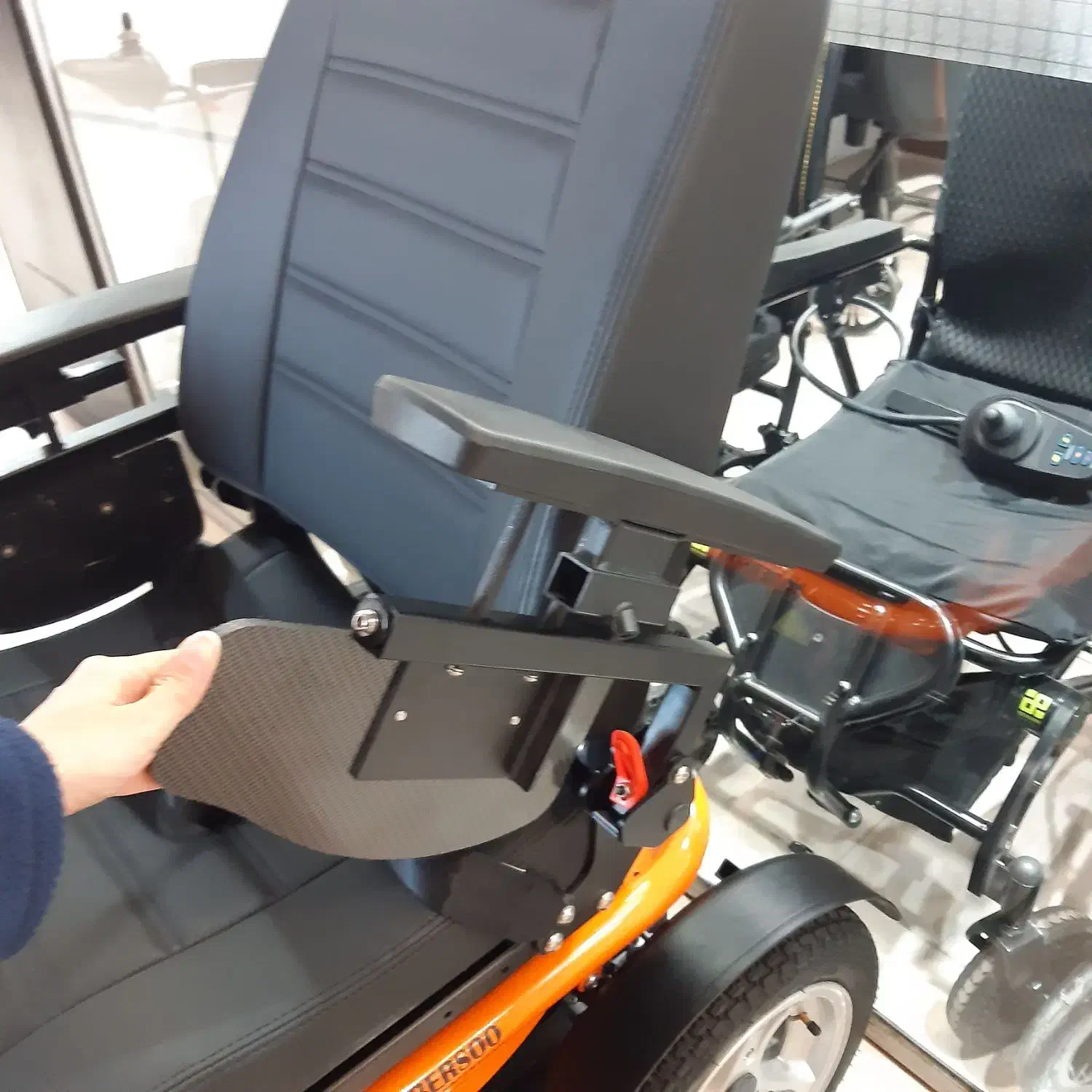 ویلچر مبله نارنجی|آرایشی، بهداشتی، درمانی|قم, گذر قلعه|دیوار