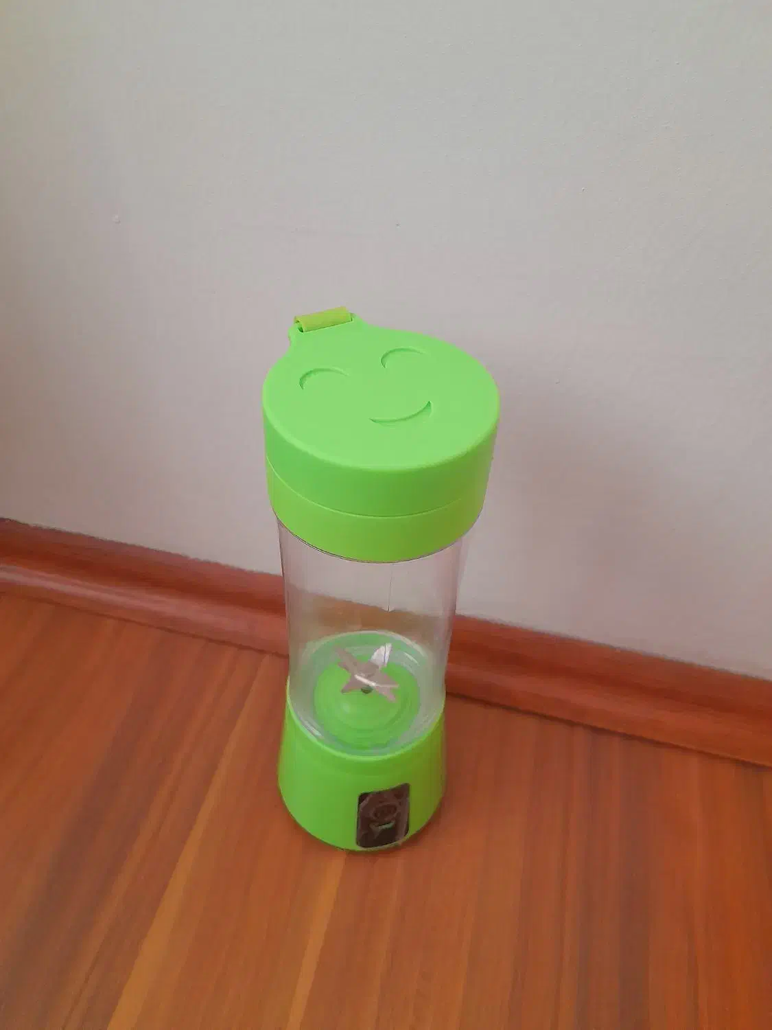 شیکر برقی کاملا نو نو|آبمیوهگیر و آبمرکباتگیر|پرند, فاز ۵|دیوار