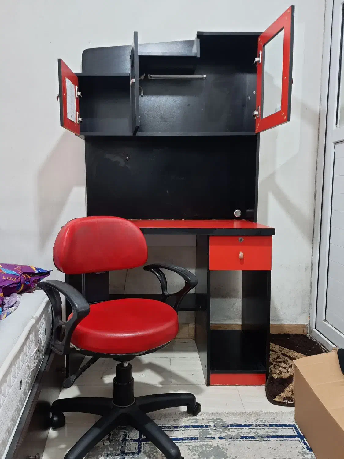 کمد و میز تحریر|میز تحریر و کامپیوتر|کلاچای, |دیوار