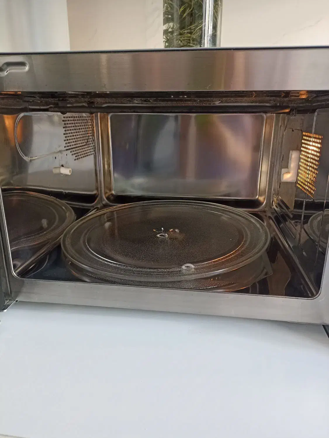 ماکروفر گو سونیک همه چیش سالم فقط گرمکنش خرابه|اجاق گاز و لوازم برقی پختوپز|تهران, وحیدیه|دیوار