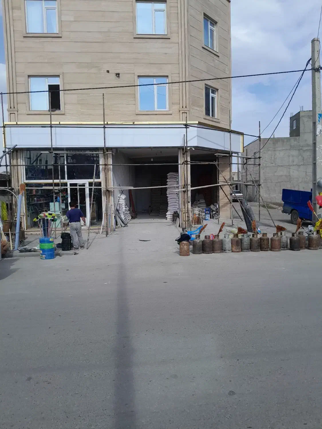 نمای کامپوزیت وکرکره برقی|خدمات پیشه و مهارت|اردبیل, |دیوار