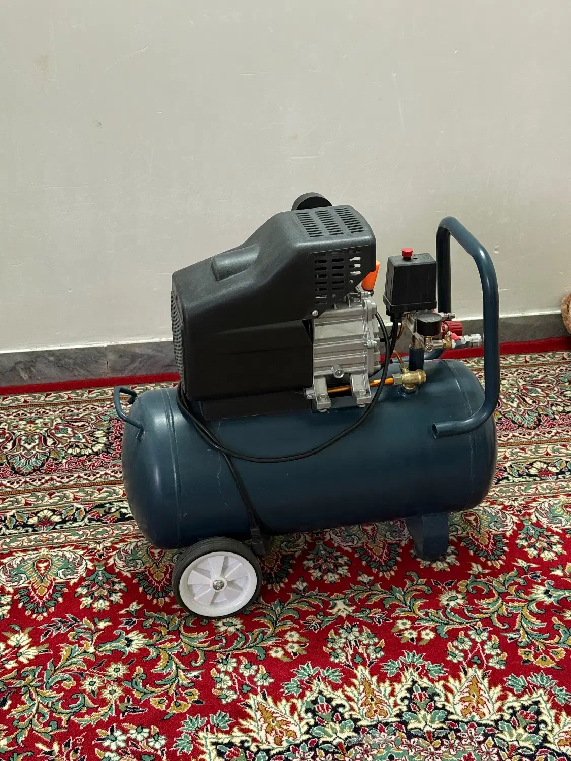 پمپ باد ( کمپرسور هوا ) ۵۰ لیتری مارک p.m|ابزارآلات|لار, |دیوار