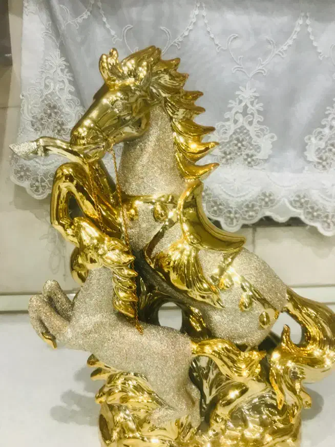 مجسمه طلایی اسب|مجسمه، تندیس، ماکت|تهران, خاوران|دیوار