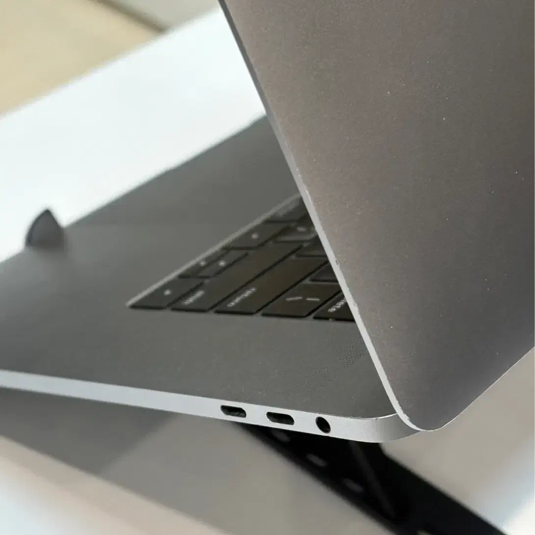 پرو۱۵اینچ۲۰۱۹گرافیک۴گیگ|رایانه همراه|یزد, |دیوار