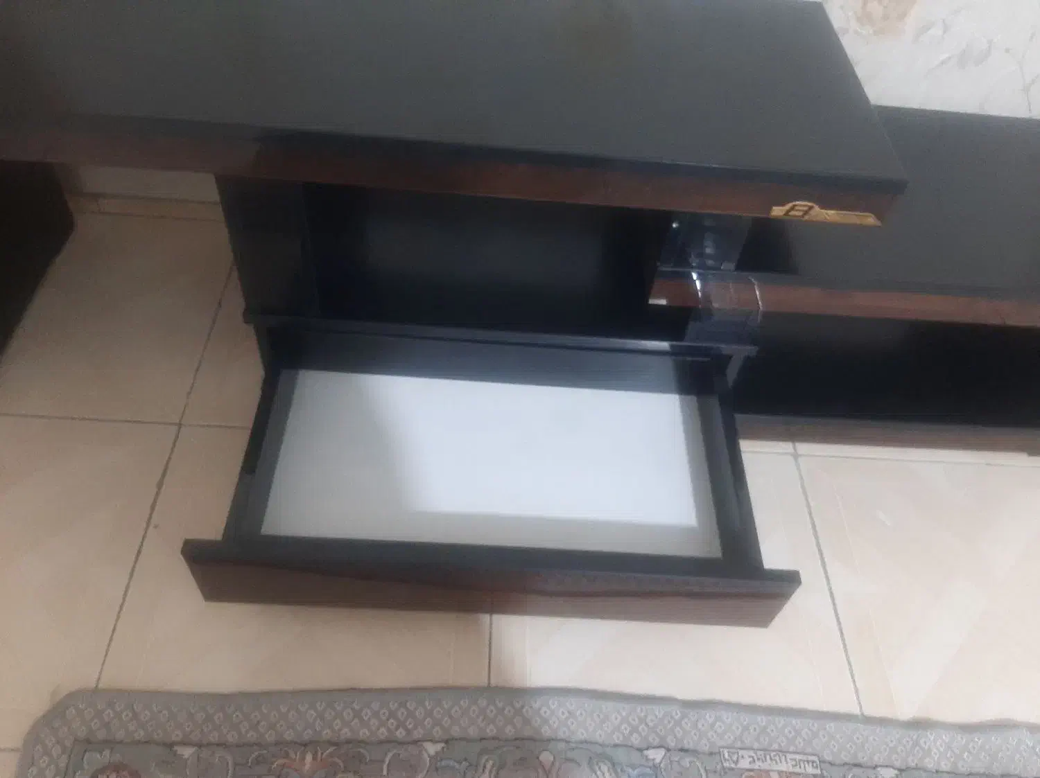 لوازم منزل|فرش|ری, سیزده آبان|دیوار