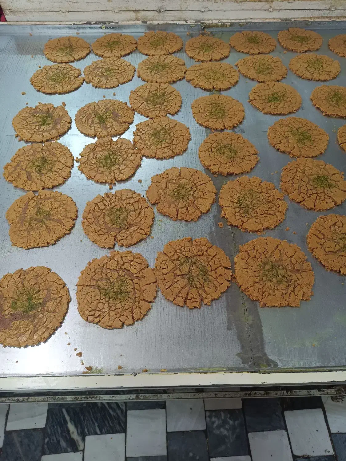 نیروی سوهان پزی|استخدام خدمات فروشگاه و رستوران|قم, شهرک امام حسین|دیوار