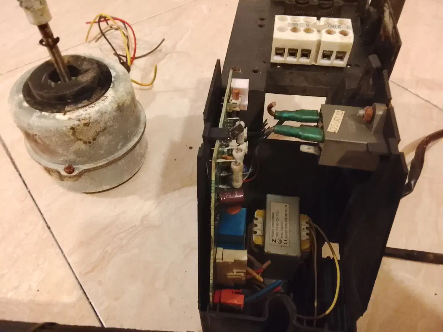 وسایل کولرگازی|کولر گازی و فنکوئل|رشت, استقامت ۲|دیوار