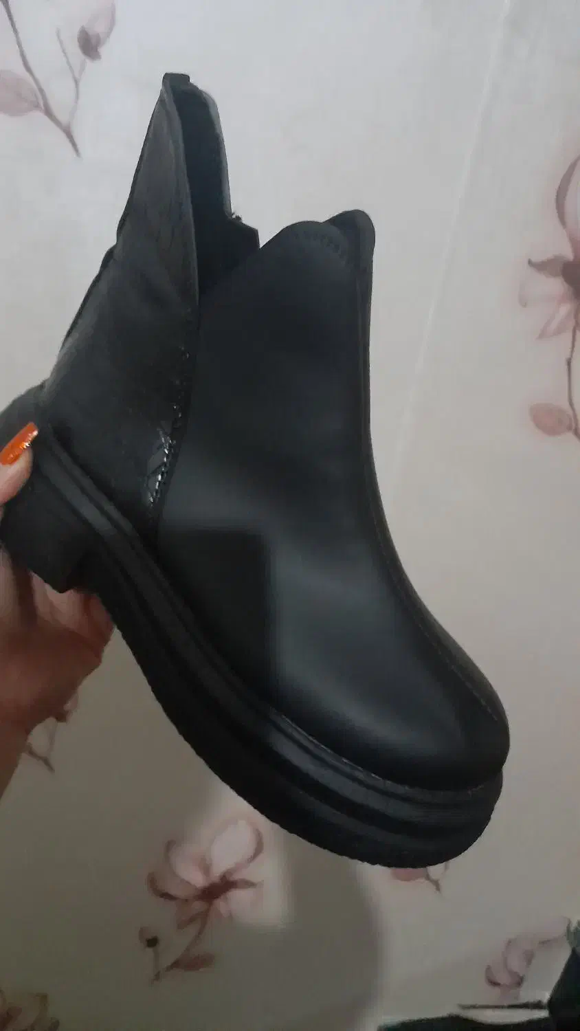 فروش یک عدد نیم بوت و یو ونس سنگی|کیف، کفش، کمربند|ساری, |دیوار